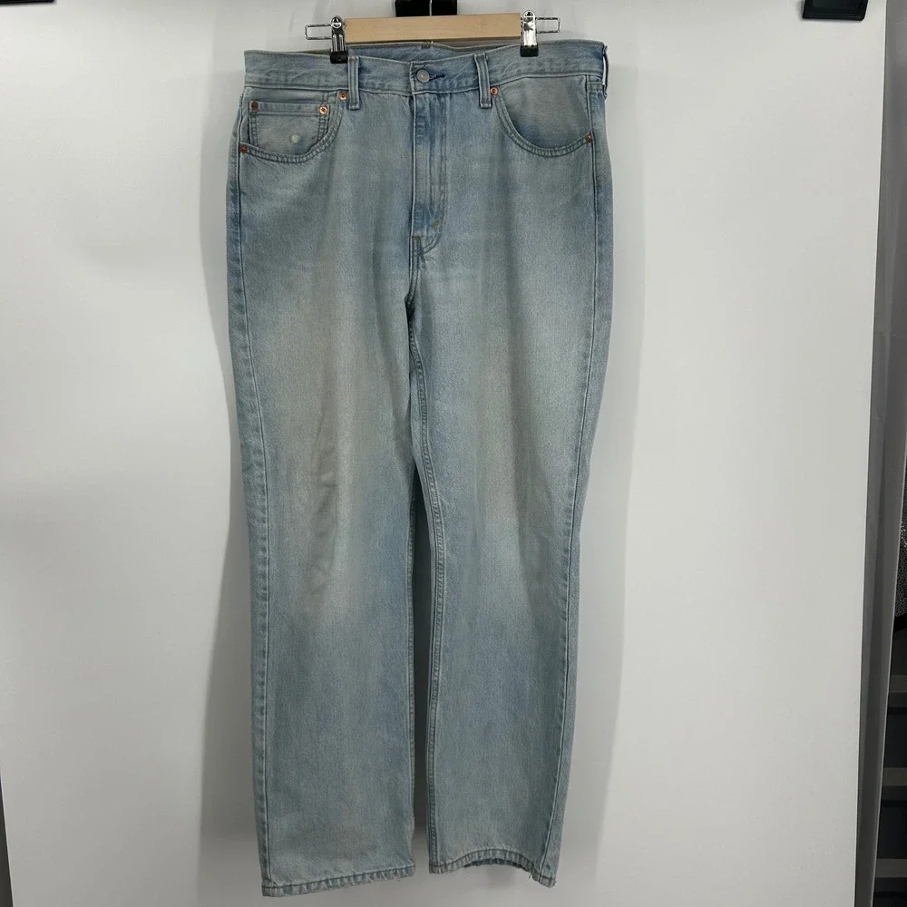 Levis 550 Relaxed Fit Jeans Mens 38x32 Light Wash Blue Straight Leg Denim 0765
